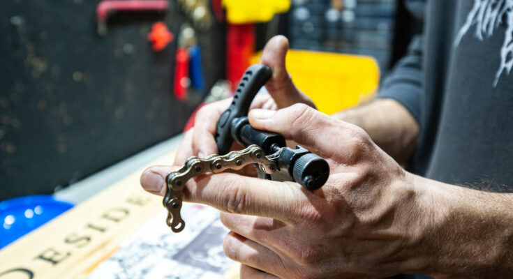 Using a Bicycle Chain Tool